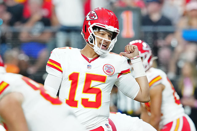 Patrick Mahomes' trainer takes a shot at Raiders HC Antonio Pierce after KC's Week 8 win