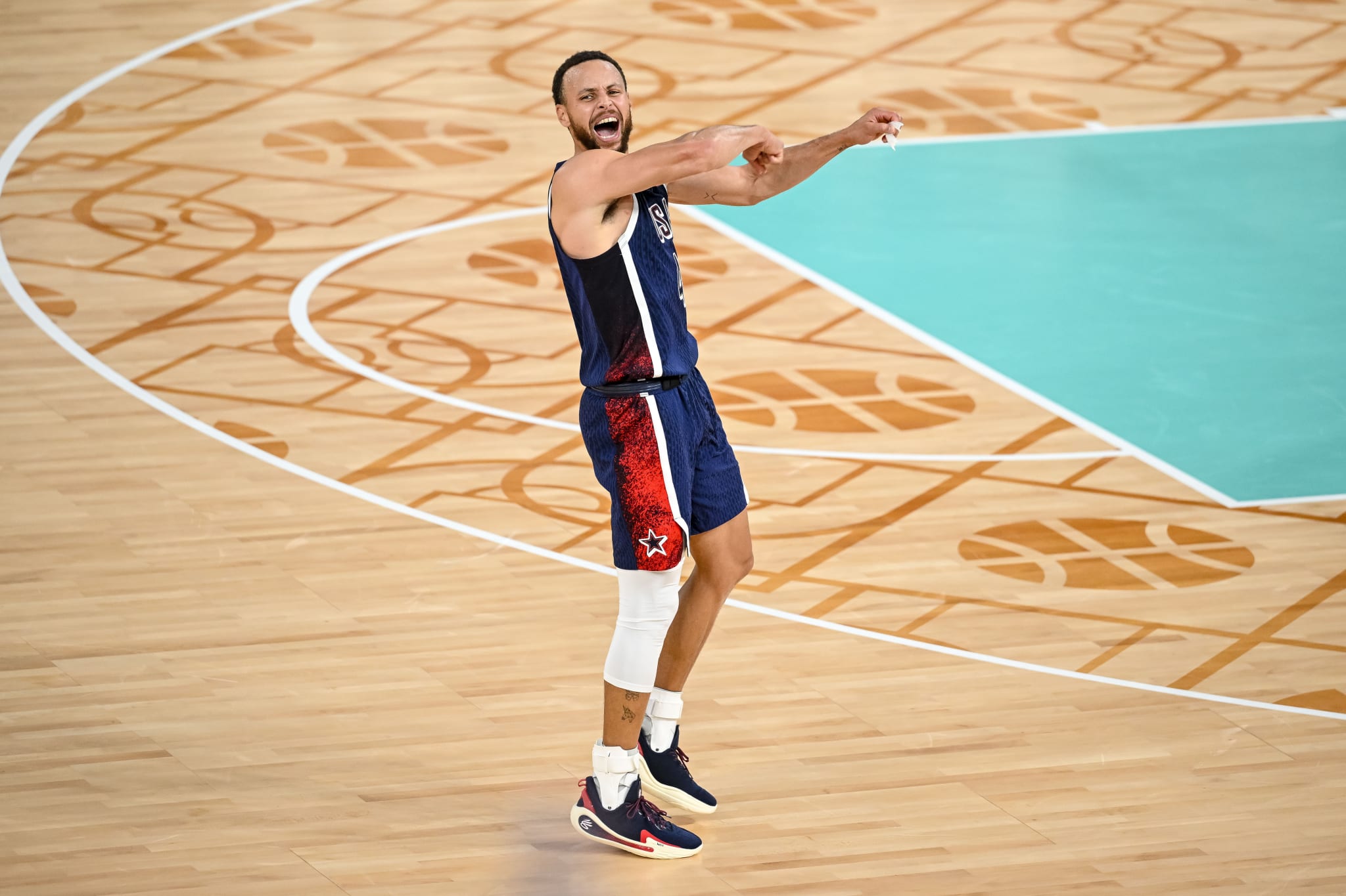 Curry wearing Under Armour Curry 12 at Paris Olympics