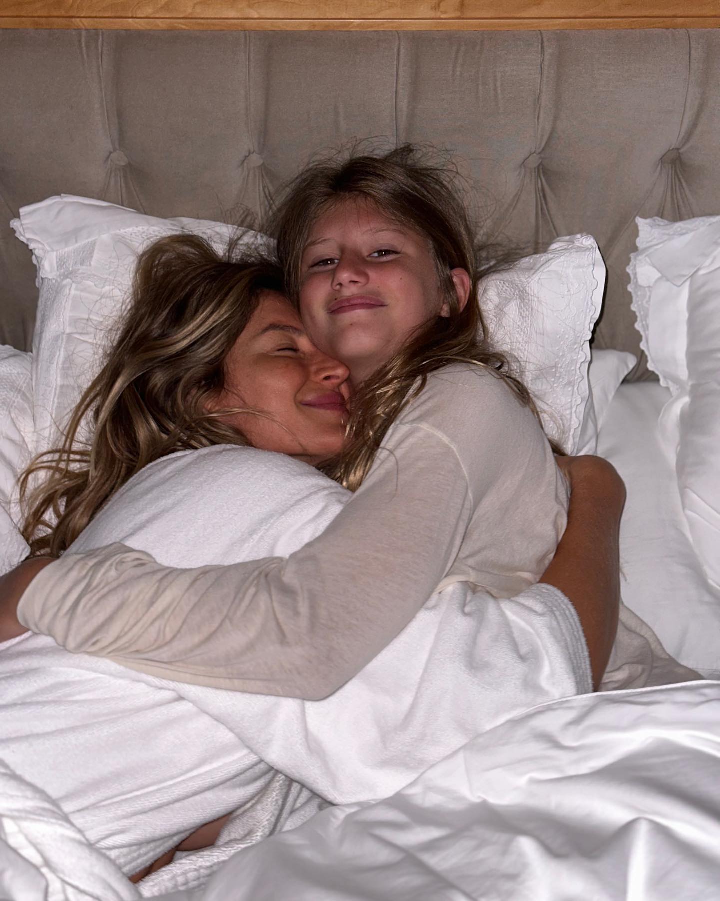 Gisele Bündchen cuddles Vivian in Instagram photo